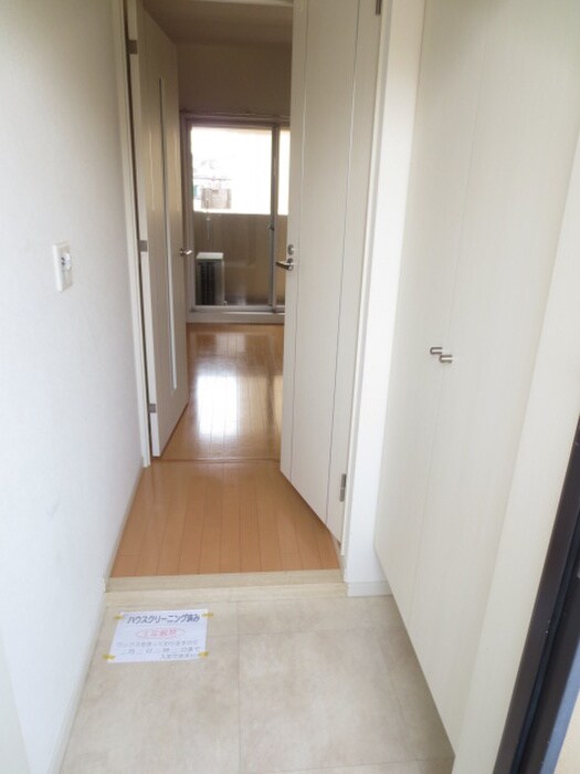 物件内観写真7　(玄関)