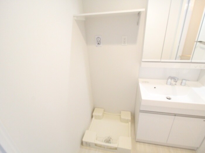 物件内観写真14　(洗濯機置場)