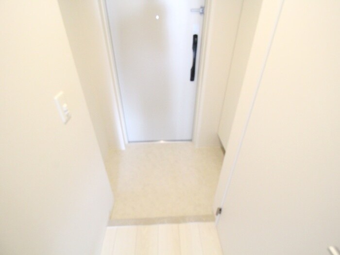 物件内観写真16　(玄関)