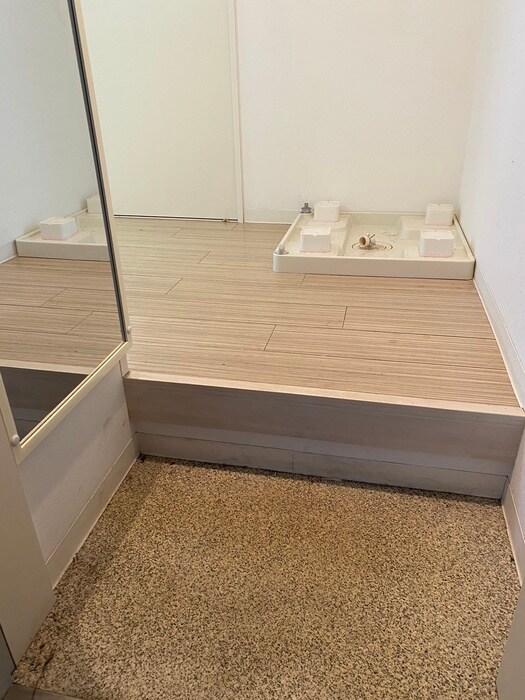 物件内観写真17　(洗濯機置場)