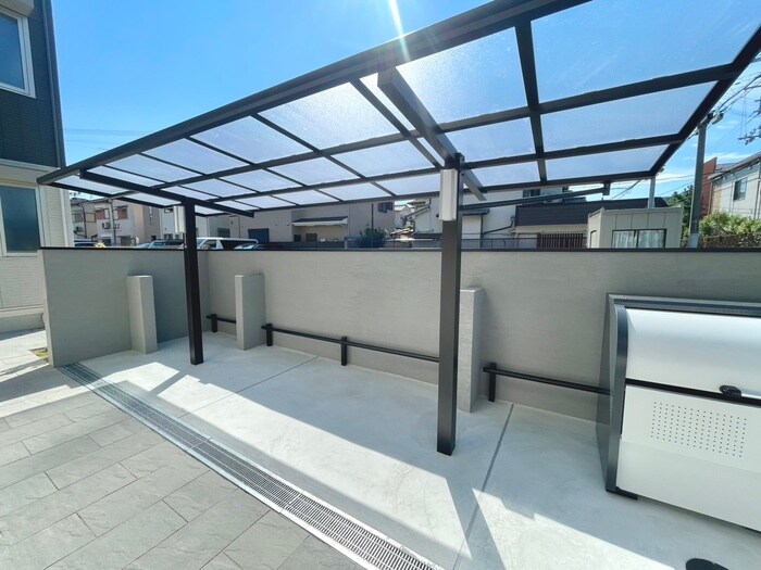 物件外観写真3　(駐輪場)