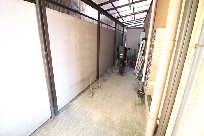 物件外観写真5　(駐輪場)