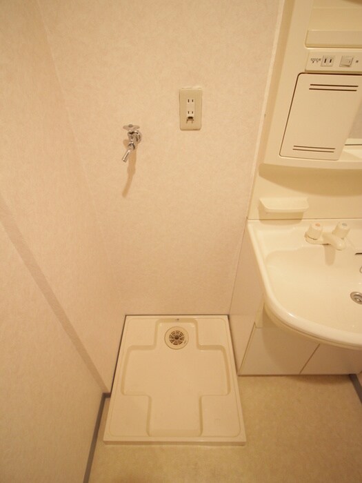 物件内観写真17　(洗濯機置場)