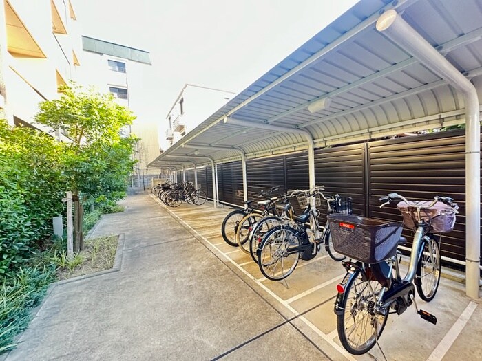 物件外観写真6　(駐輪場)