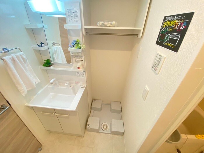 物件内観写真14　(洗濯機置場)