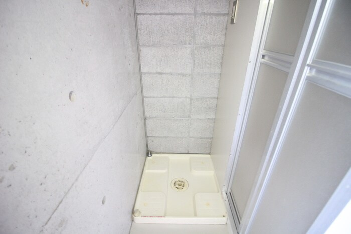 物件内観写真15　(洗濯機置場)