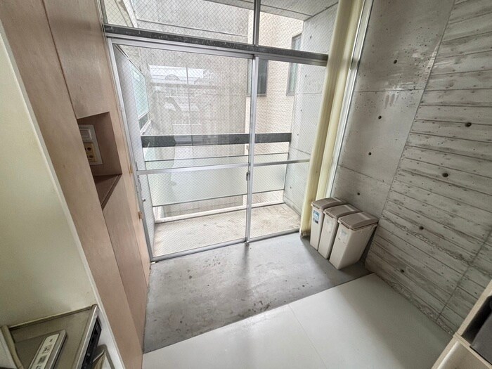 物件内観写真18　(玄関)