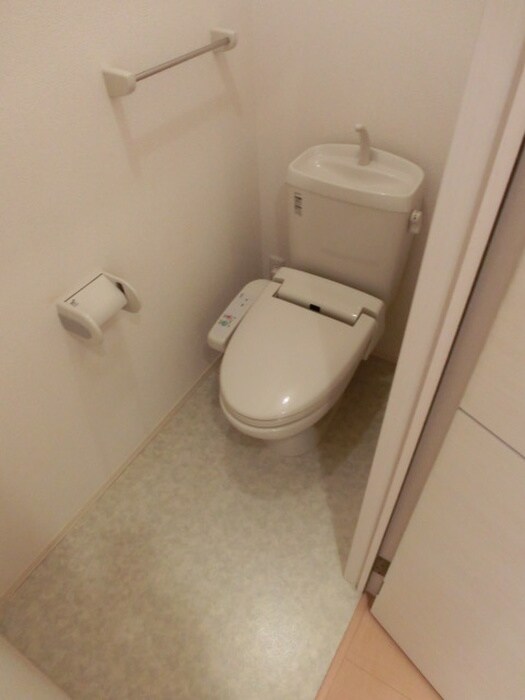 物件内観写真14　(トイレ)