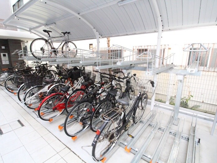 物件外観写真4　(駐輪場)