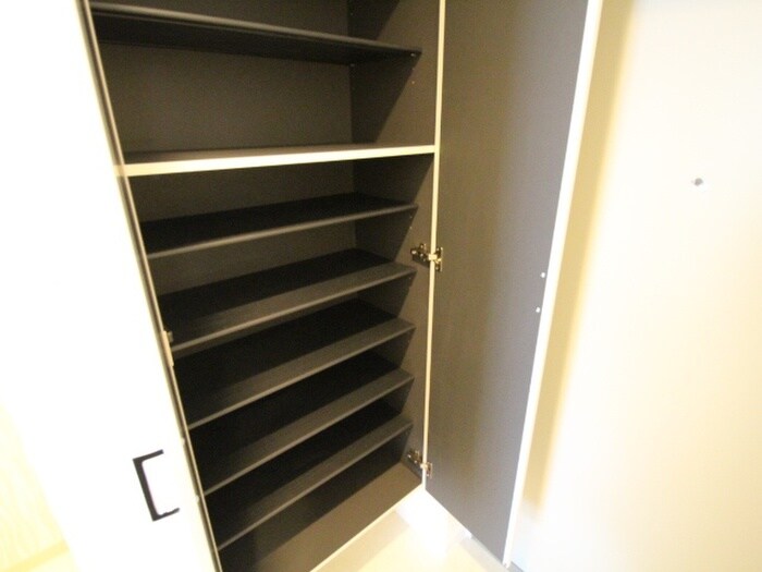 物件内観写真16　(収納)