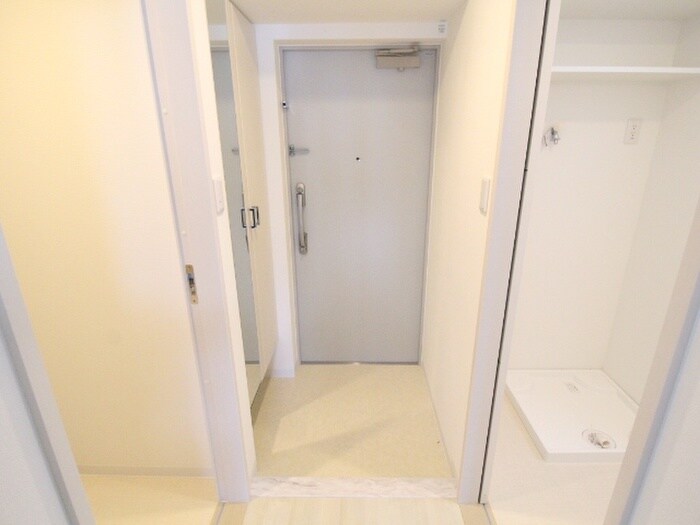 物件内観写真17　(玄関)