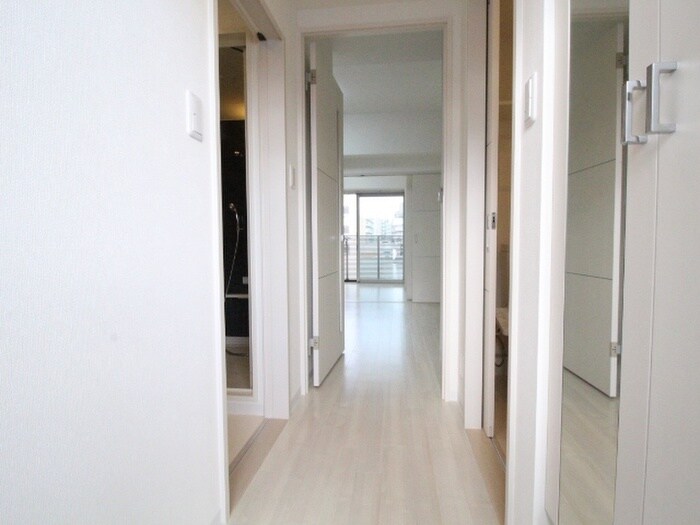 物件内観写真18　(廊下)