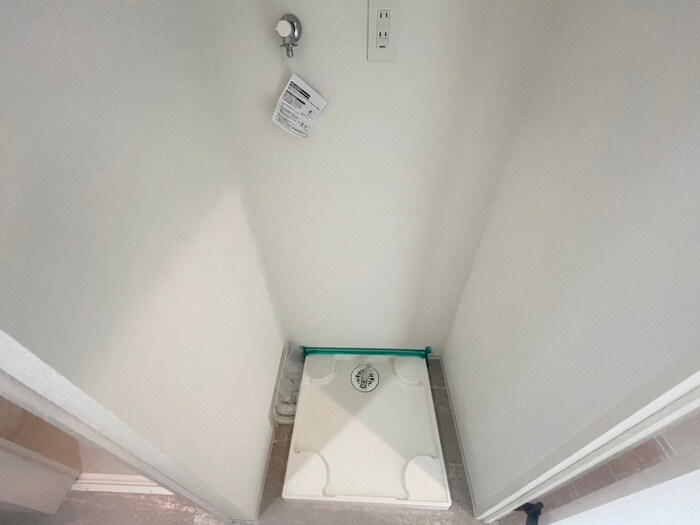 物件内観写真13　(洗濯機置場)