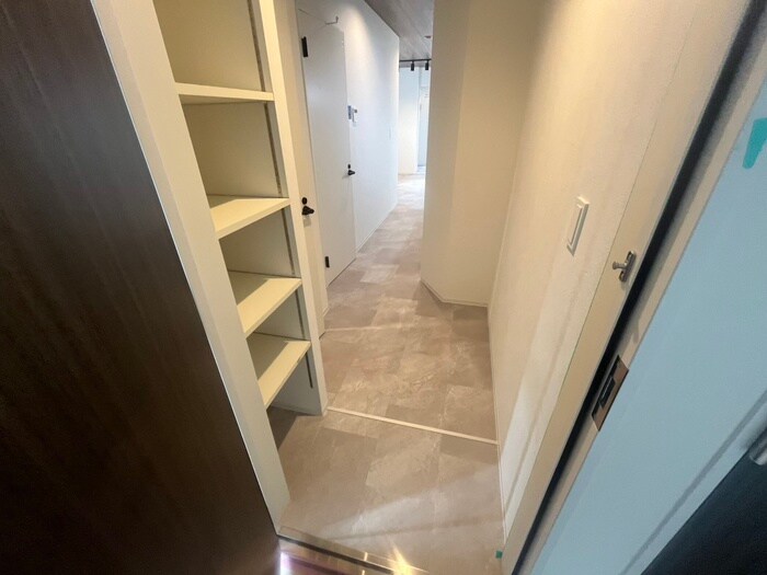 物件内観写真15　(玄関)