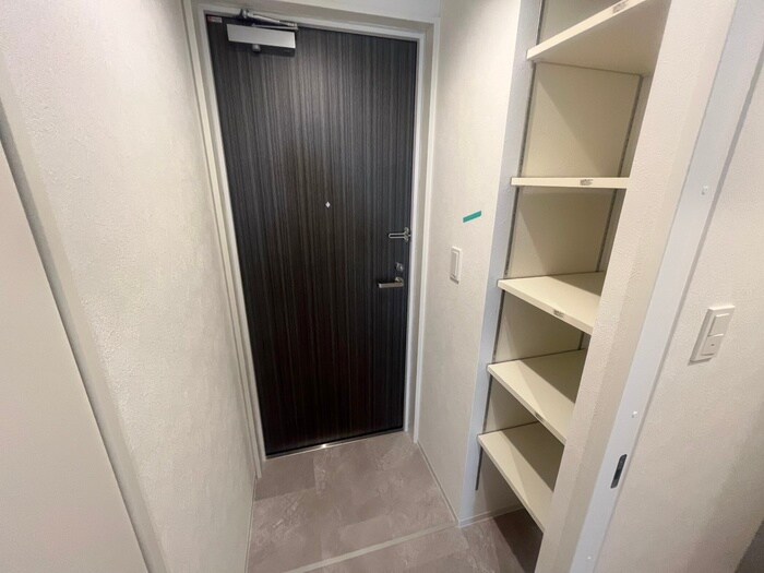 物件内観写真15　(玄関)