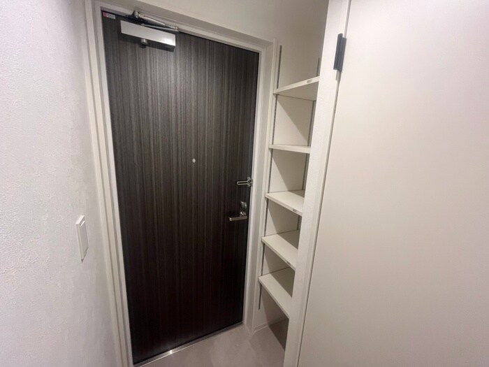 物件内観写真16　(玄関)