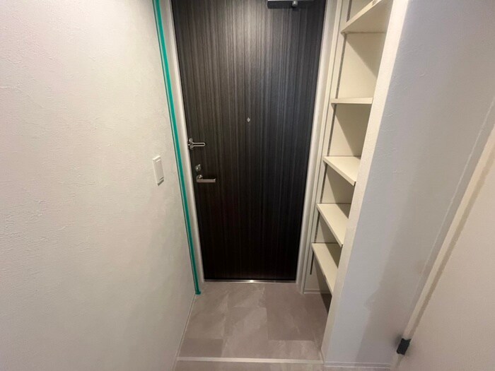 物件内観写真16　(玄関)