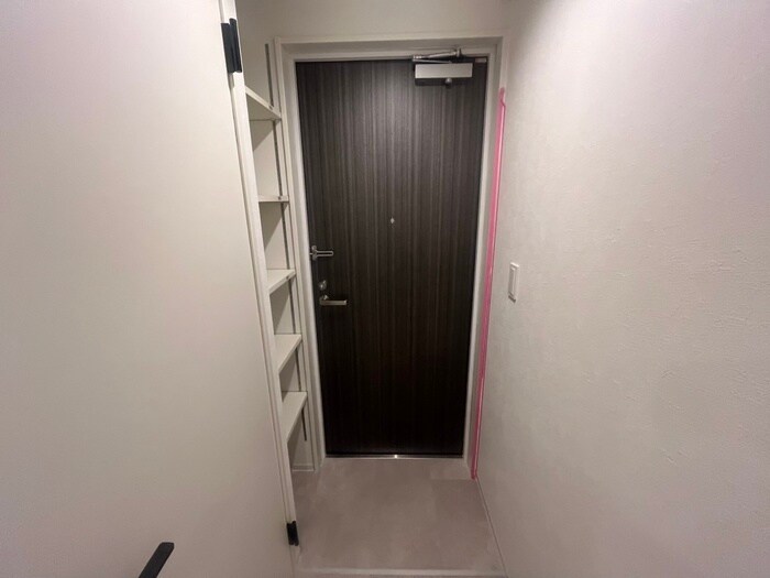 物件内観写真16　(玄関)