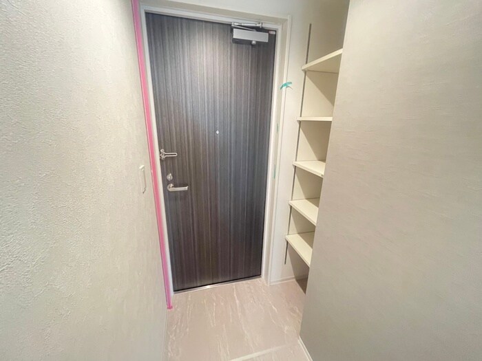 物件内観写真16　(玄関)