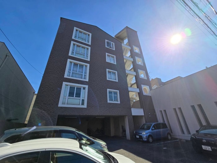 ビエント深草の物件外観写真