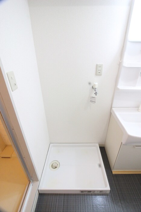 物件内観写真17　(洗濯機置場)