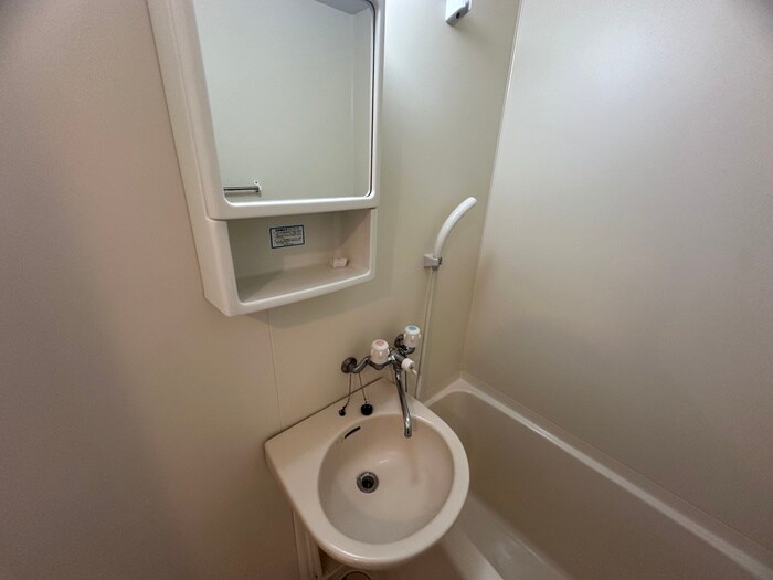 物件内観写真9　(洗面)