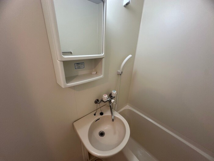 物件内観写真9　(洗面)