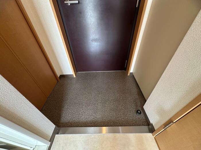 物件内観写真15　(玄関)