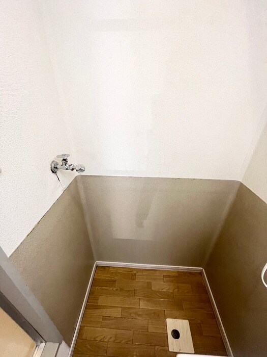 物件内観写真10　(洗濯機置場)