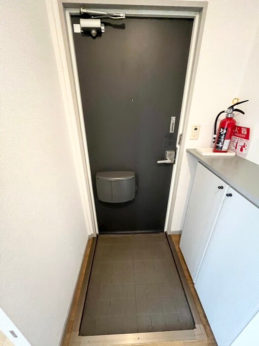 物件内観写真13　(玄関)