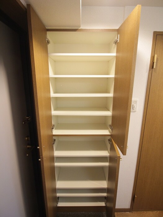 物件内観写真13　(靴箱)