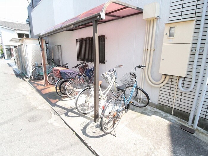 物件外観写真4　(駐輪場)
