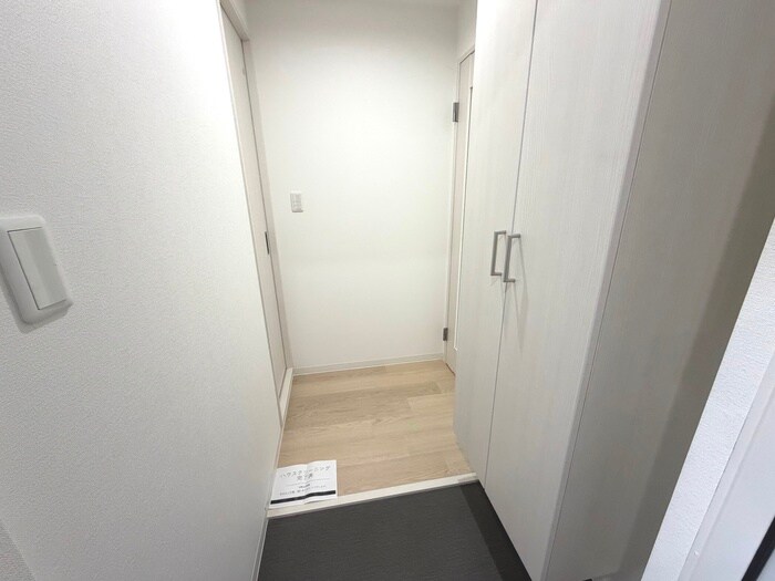 物件内観写真18　(玄関)