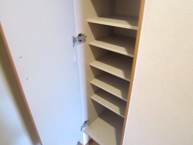 物件内観写真14　(靴箱)