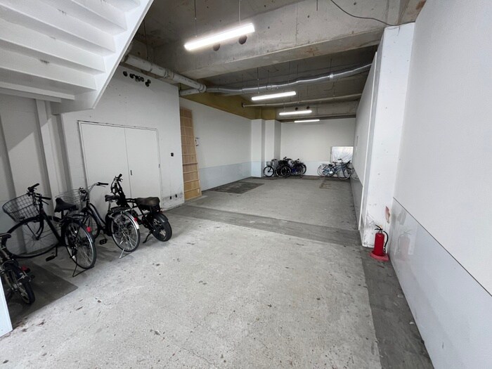 物件外観写真6　(駐輪場)