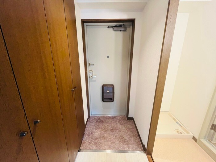 物件内観写真14　(玄関)