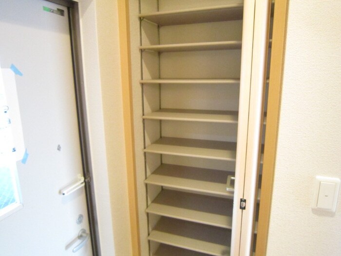 物件内観写真13　(靴箱)