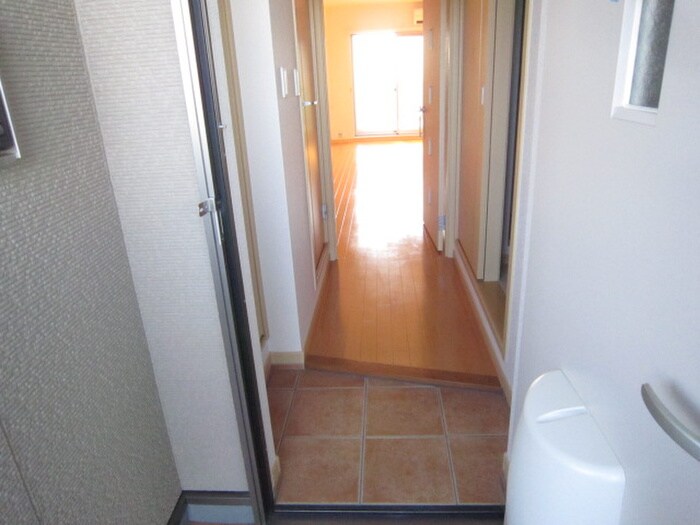 物件内観写真14　(玄関)
