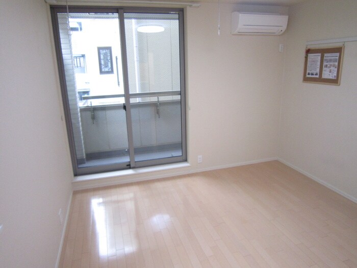 物件内観写真15　(居室)