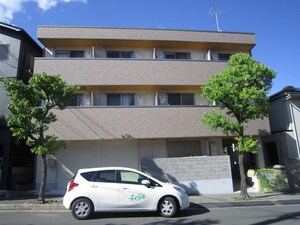 ジュネス甲東四番館外観写真