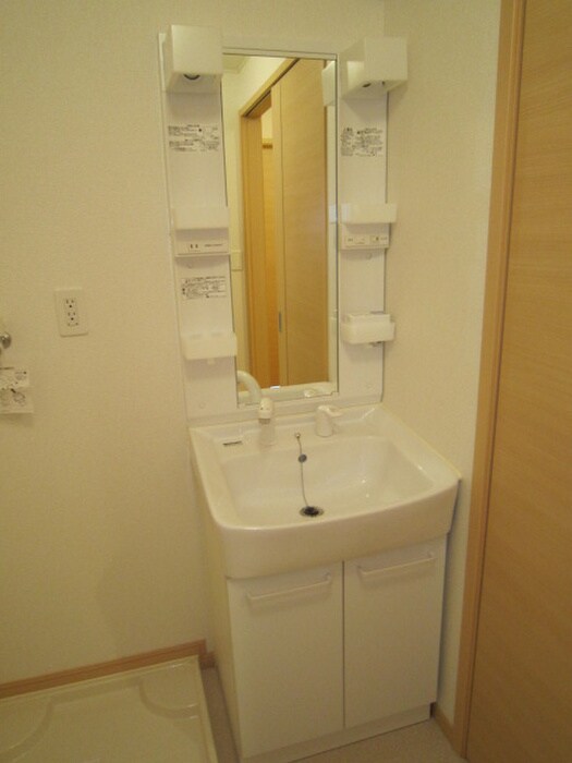 物件内観写真10　(洗面)