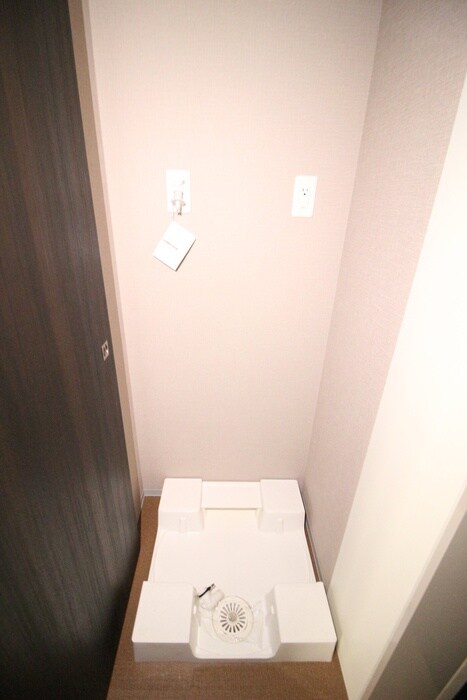 物件内観写真14　(洗濯機置場)