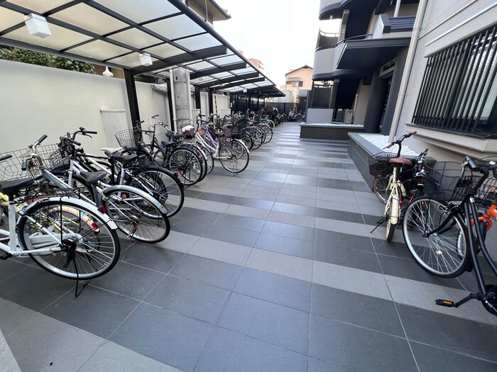 物件外観写真4　(駐輪場)