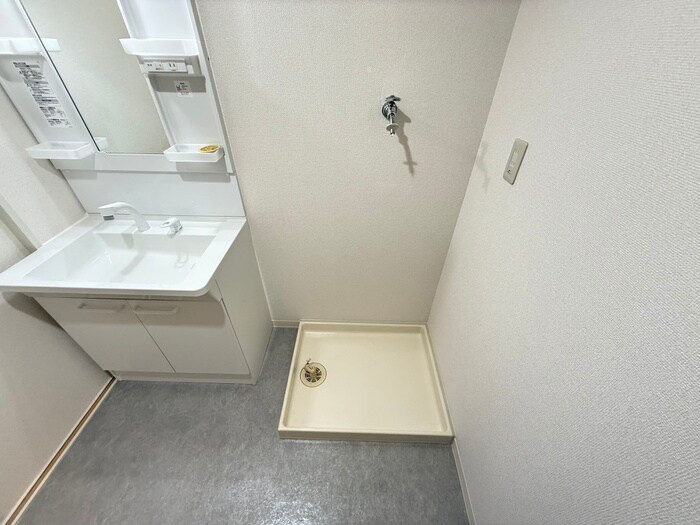 物件内観写真12　(洗濯機置場)