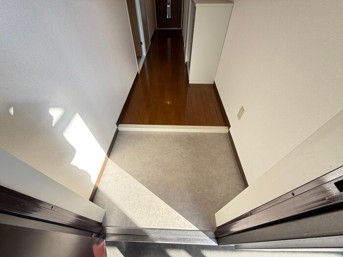 物件内観写真14　(玄関)