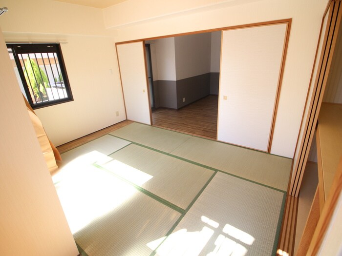 物件内観写真10　(居室)