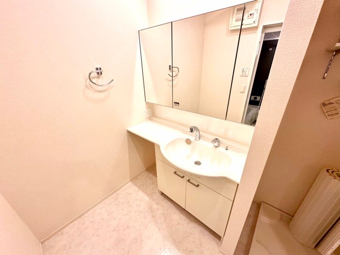 物件内観写真11　(洗面)