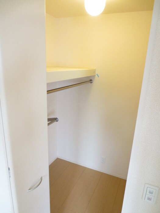 物件内観写真12　(収納)