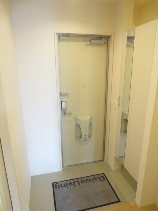 物件内観写真15　(玄関)