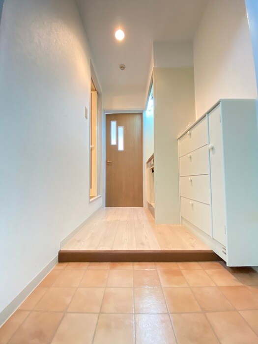 物件内観写真7　(玄関)